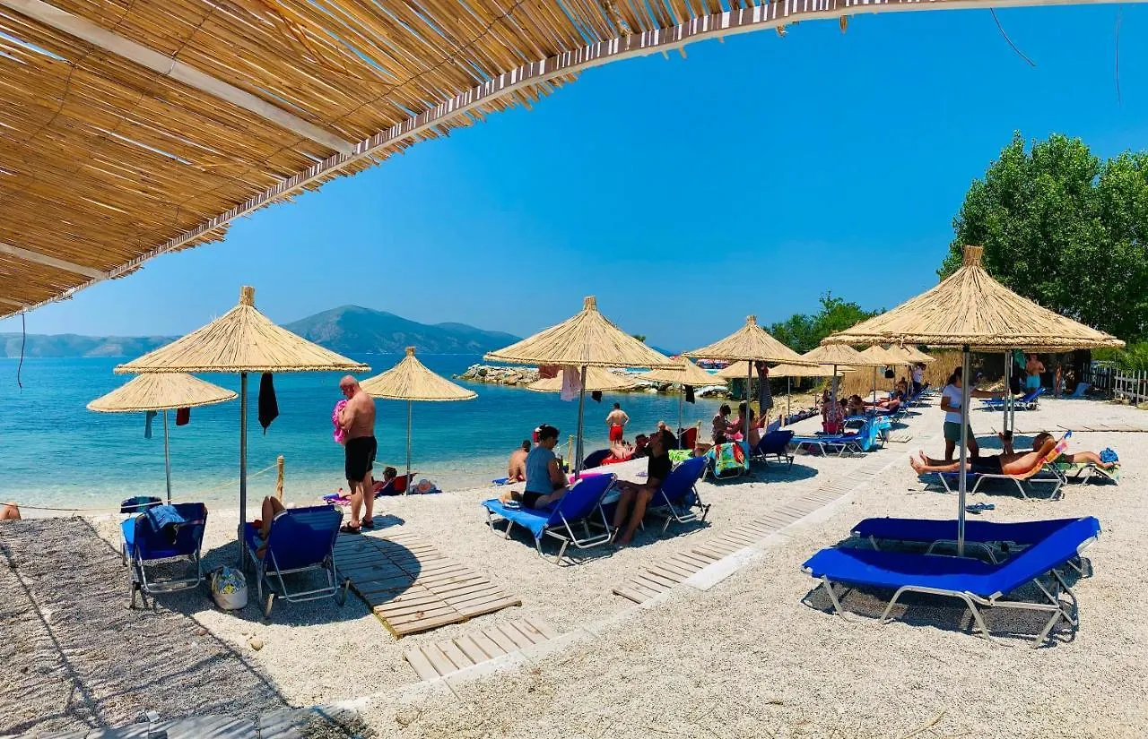 Hotel Divers Radhimë