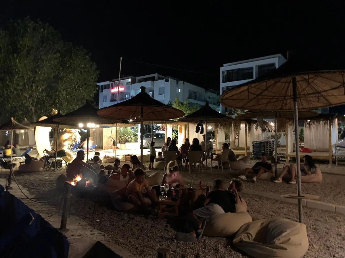 Hotel Divers Radhimë