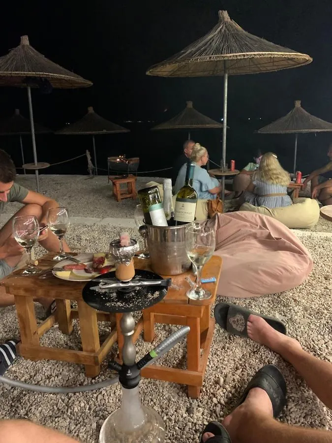 Hotel Divers Radhimë