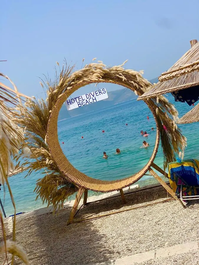 Hotel Divers Radhimë