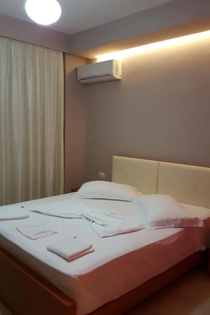 Hotel Divers Radhimë 3*,