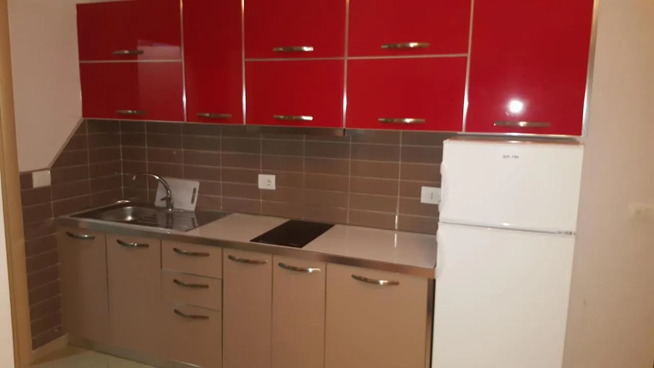 Hotel Divers Radhimë 3*,