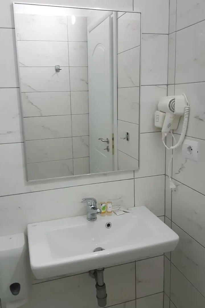 Hotel Divers Radhimë Αλβανία