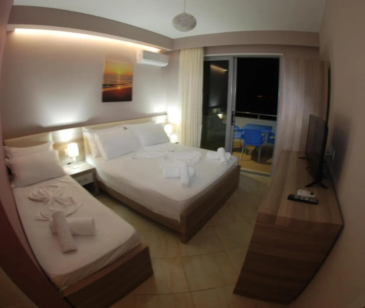Hotel Divers Radhimë