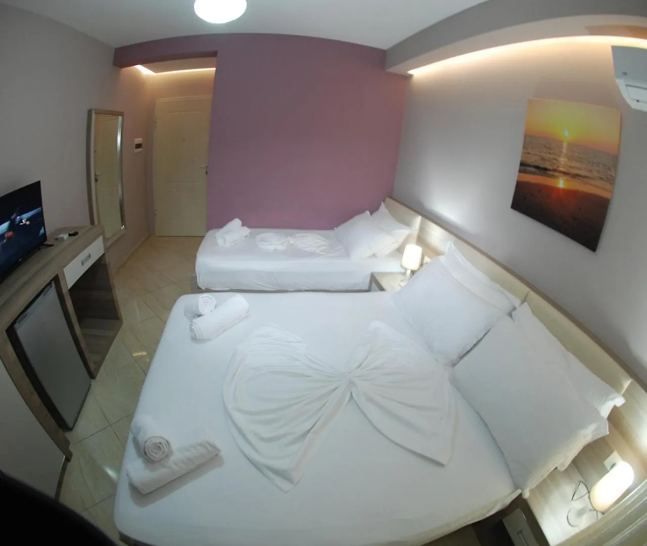 Hotel Divers Radhimë 3*,