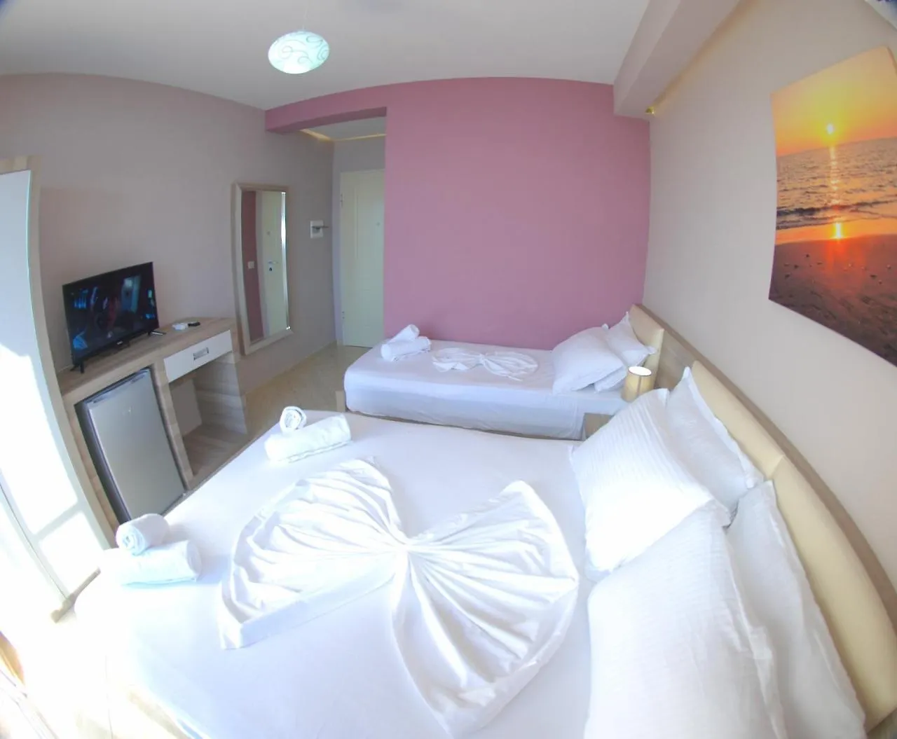 Hotel Divers Radhimë