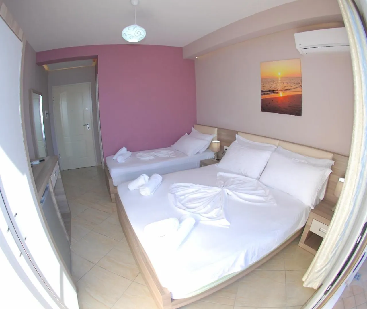 Hotel Divers Radhimë