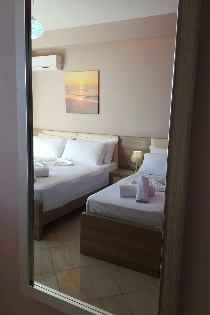 Hotel Divers Radhimë