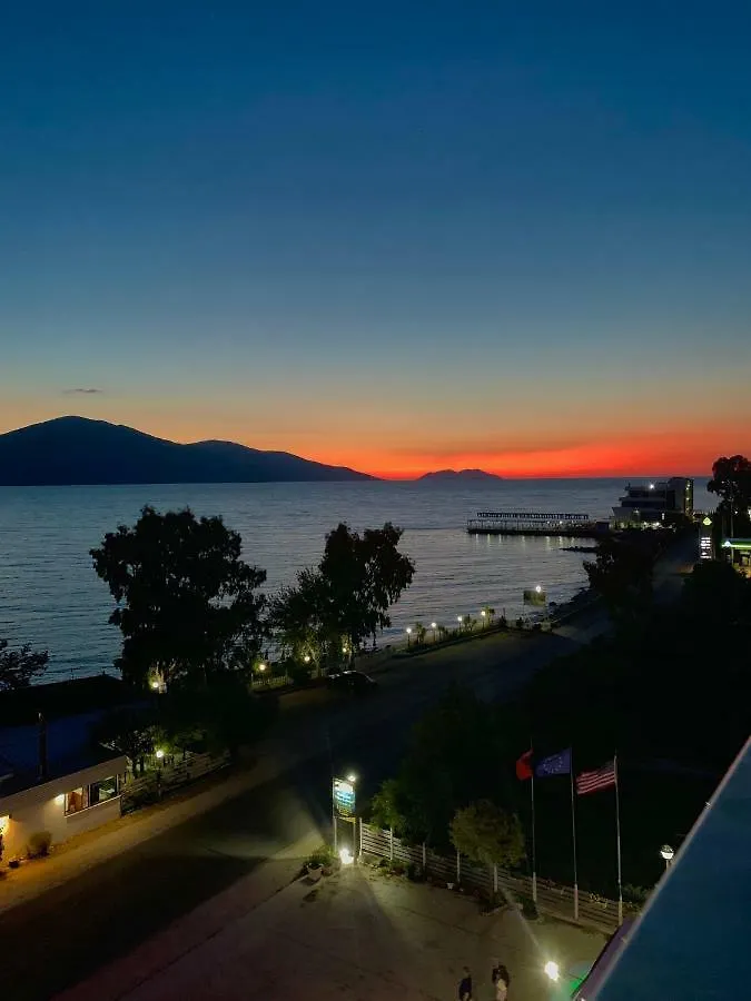 Hotel Divers Radhimë