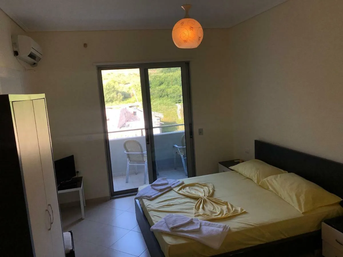 Hotel Divers Radhimë 3*,