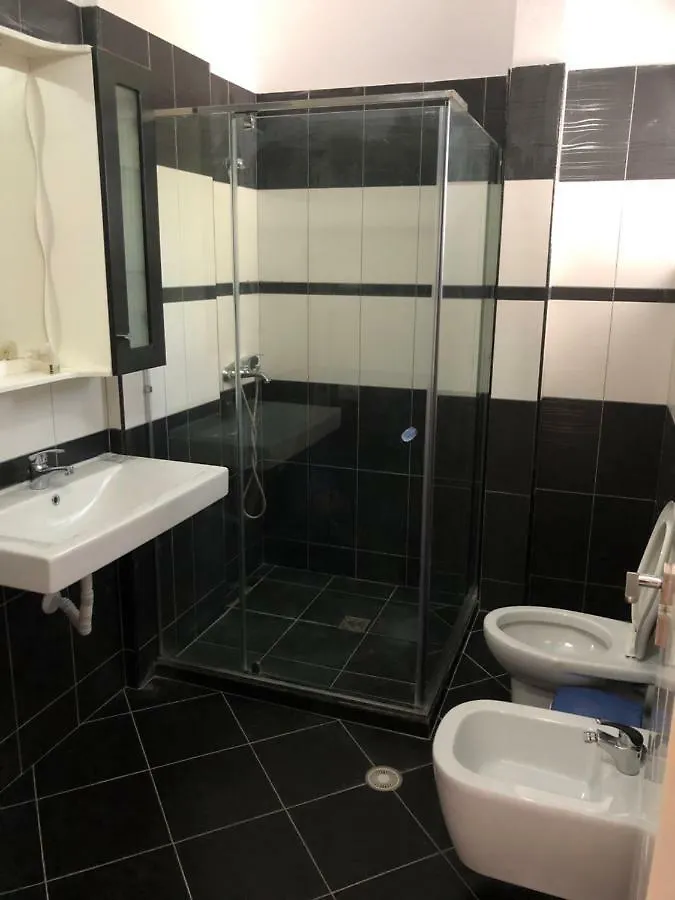 Hotel Divers Radhimë