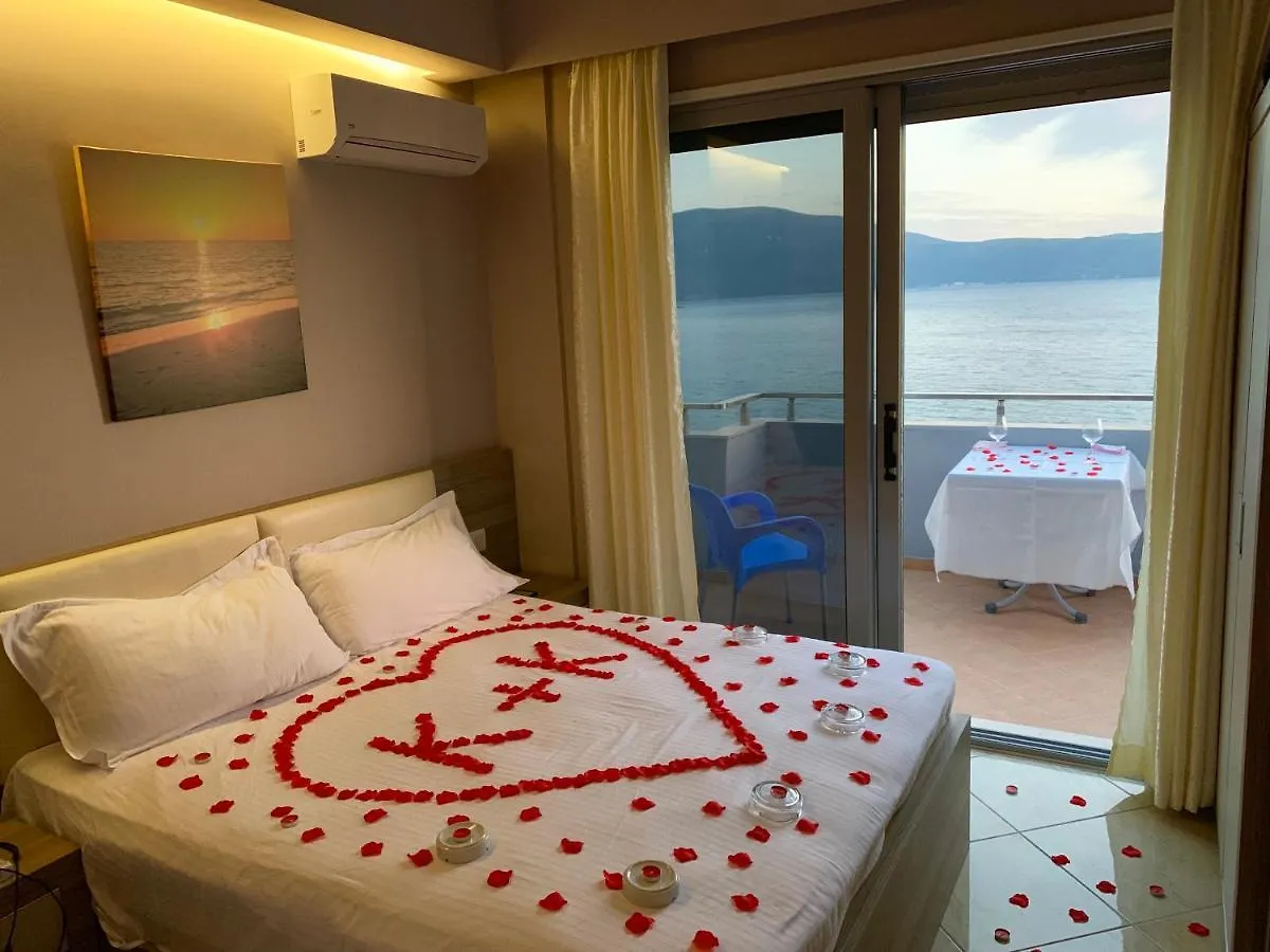 Hotel Divers Radhimë