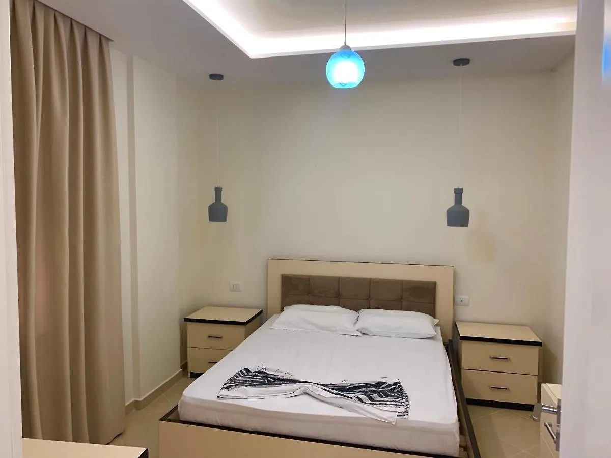 Hotel Divers Radhimë