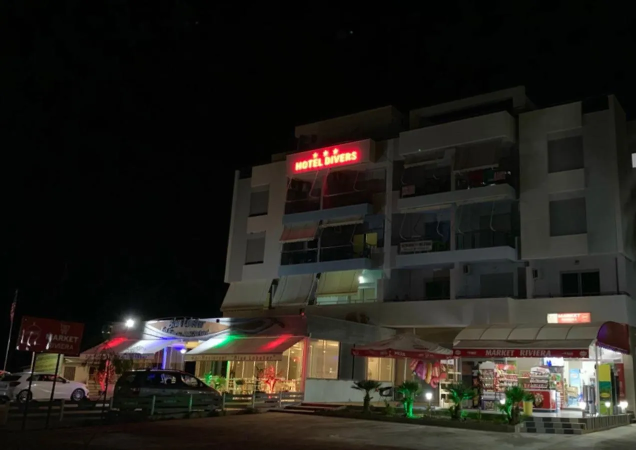 Hotel Divers Vlorë 3*,  Albânia